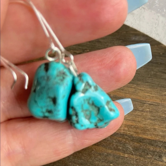 ARIZONA TURQUOISE NUGGET DROP EARRINGS - Picture 2 of 9